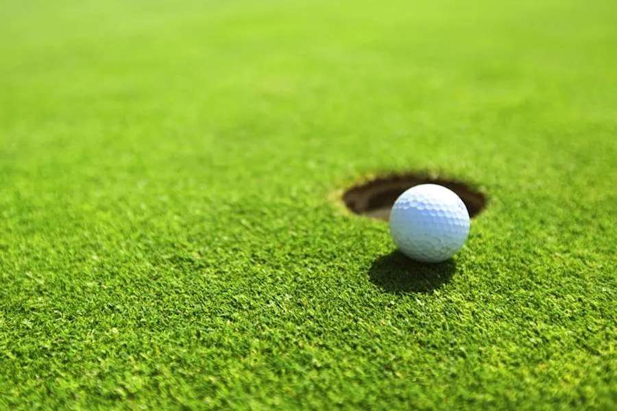Grafton Golf: A 9-Hole Club and a River Island