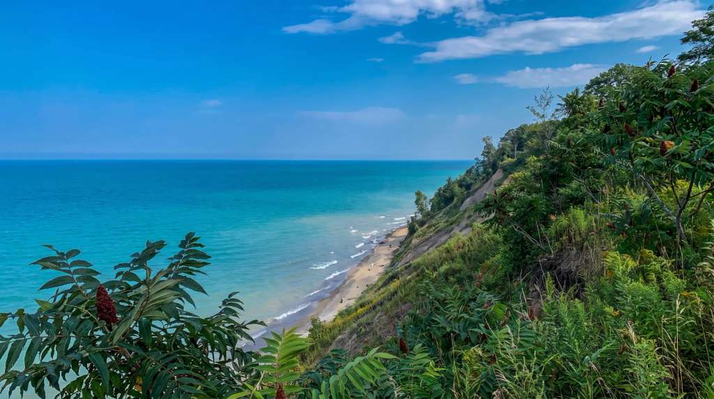Lion's Den Gorge (Bluffs, Beach and Stairs)