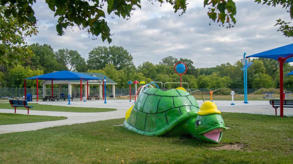Things to Do in Slinger with Kids on a Quiet Day