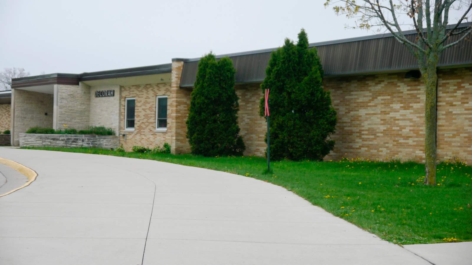 Decorah Elementary School — photo 1