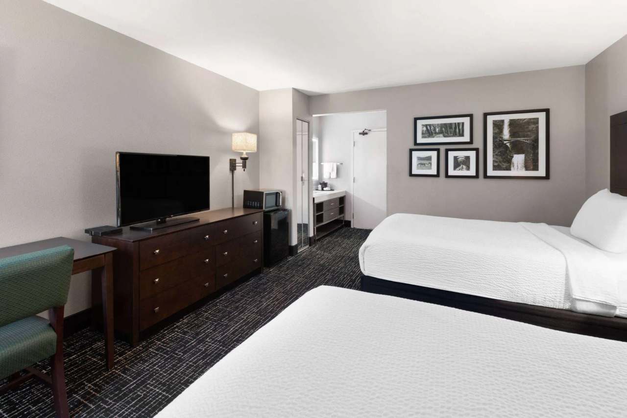 La Quinta Inn by Wyndham Sheboygan — photo 2