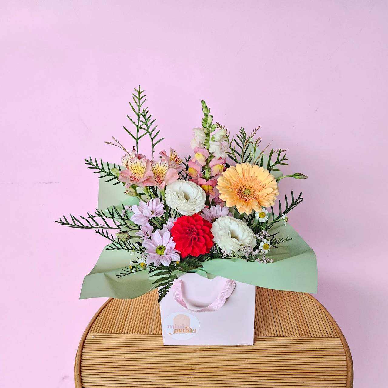 Mini Petals Florist — photo 1