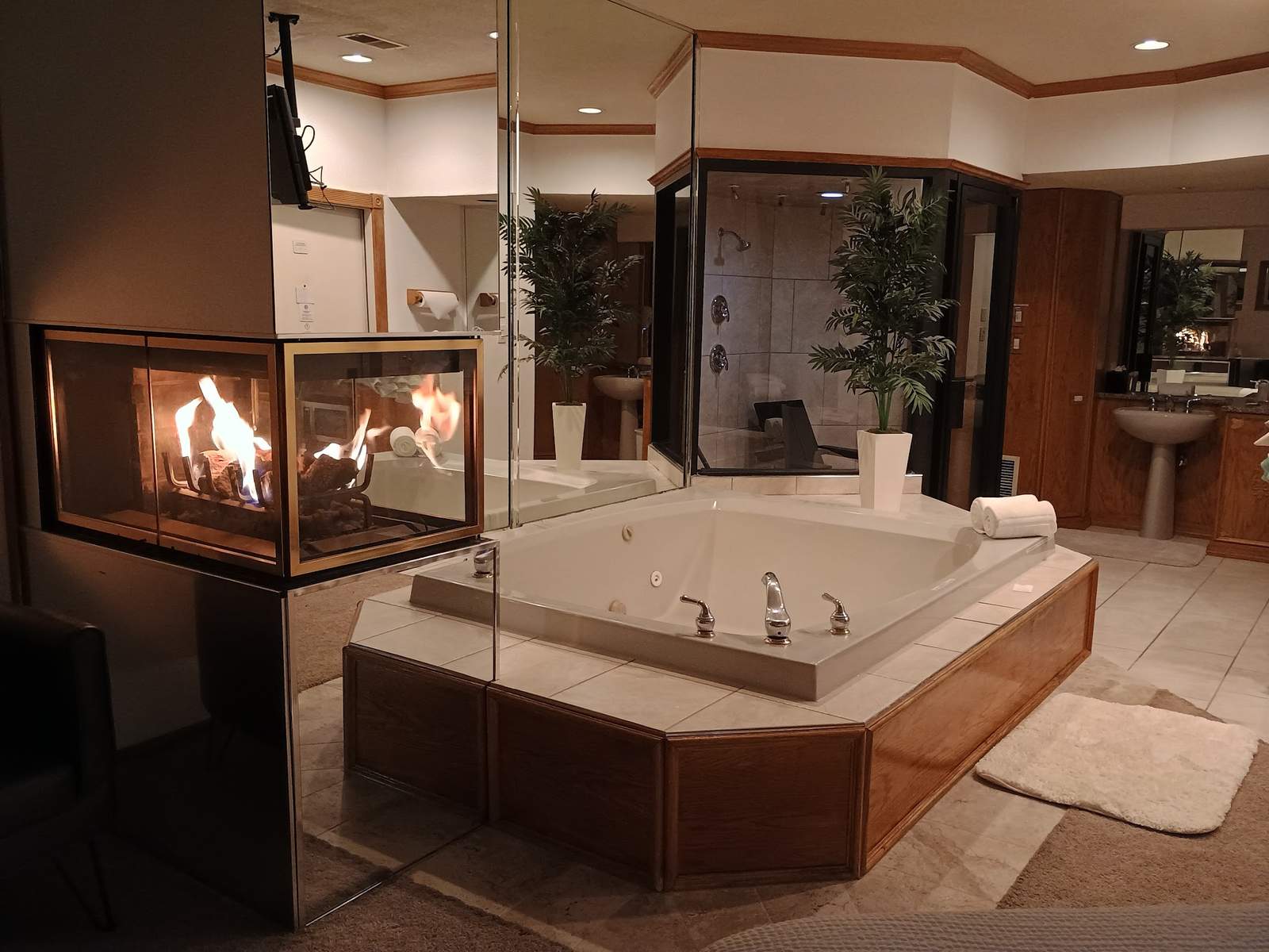 Sybaris Pool Suites Mequon — photo 10
