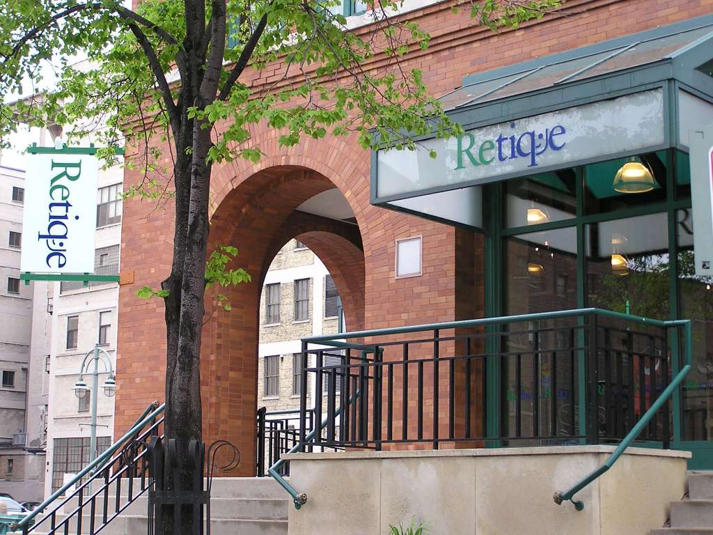 Retique Store