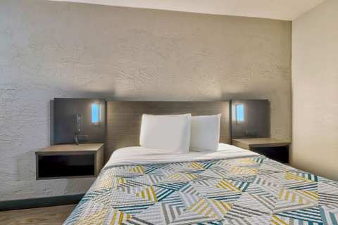Motel 6 Milwaukee, WI - Glendale — photo 4