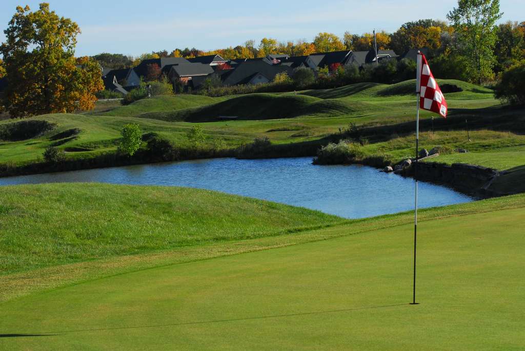 Missing Links Driving Range, Golf Course, Miniature Golf, Toptracer, Sports Bar