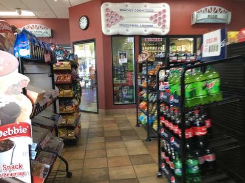 Beck's Green Bay Avenue Mart — photo 2