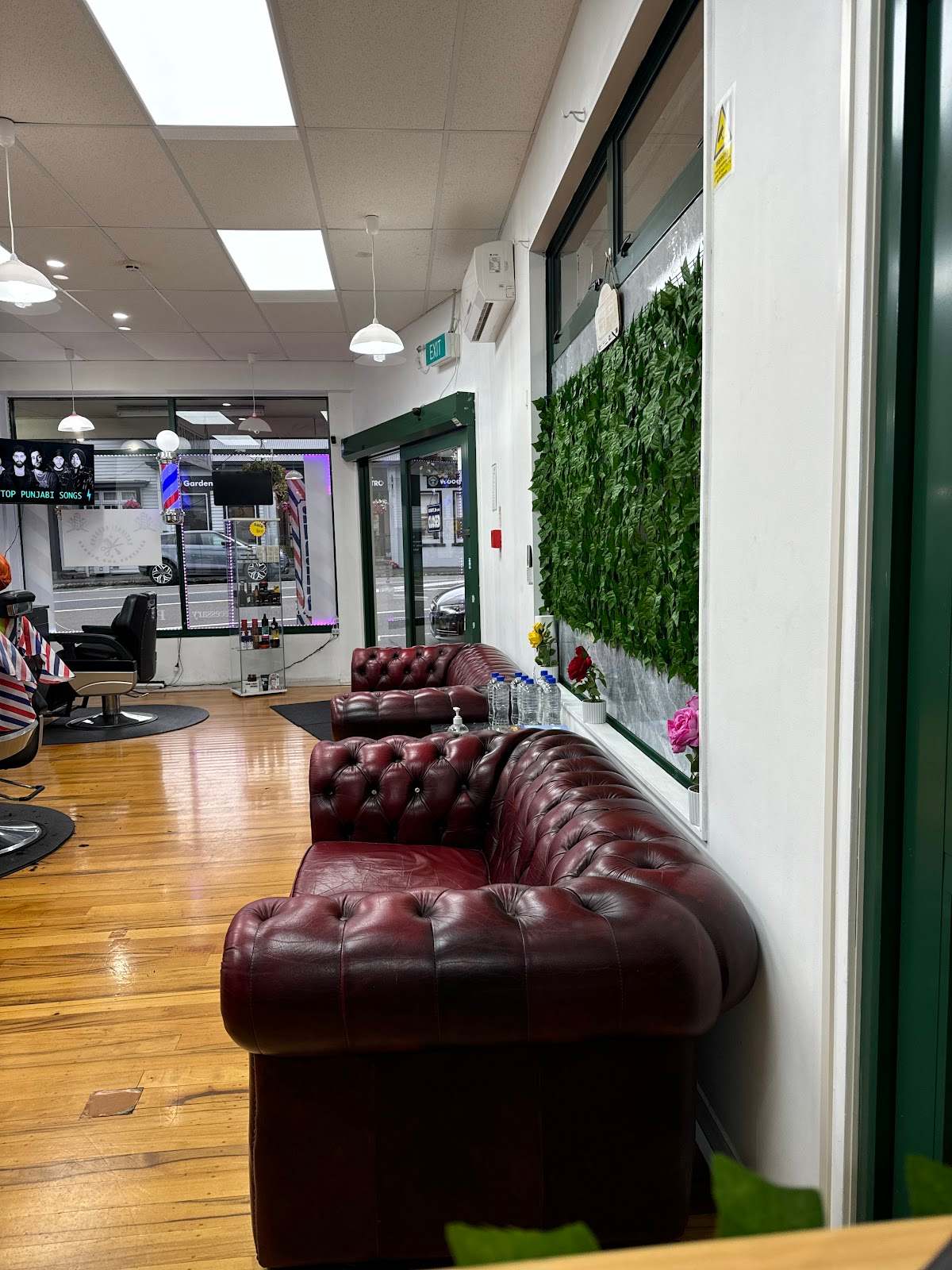 Katikati barbers — photo 2