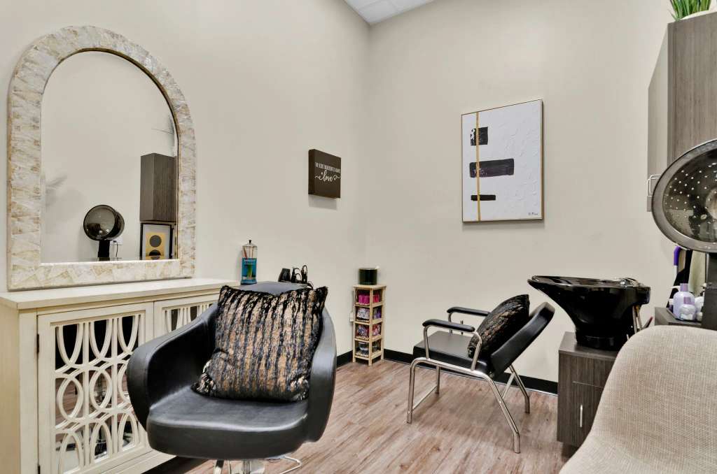 Phenix Salon Suites of Greenfield
