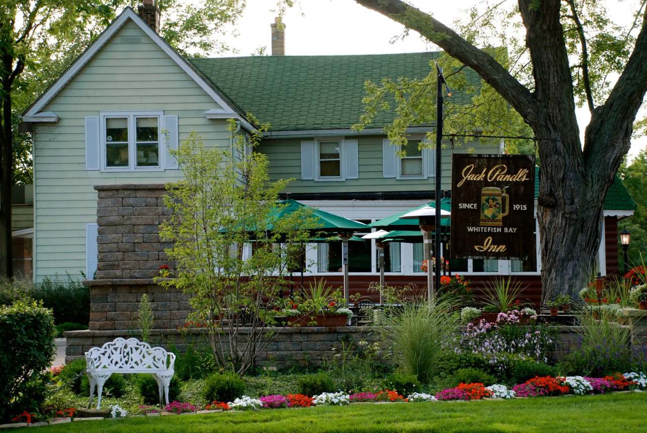 Jack Pandl's Whitefish Bay Inn — photo 3