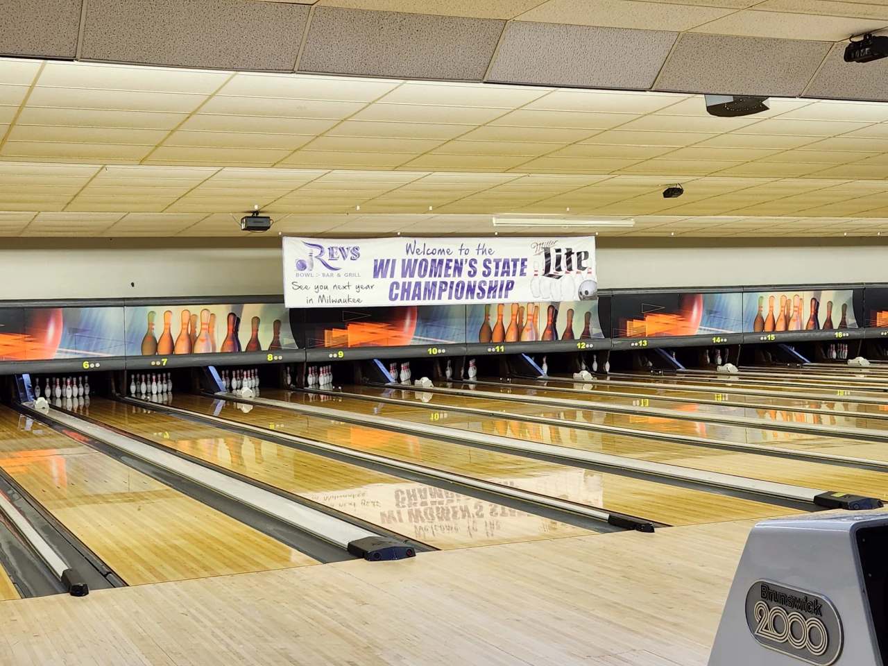 Revs Bowl Bar & Grill — photo 3