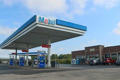 Addison Station Mobil & Cafe — photo 4