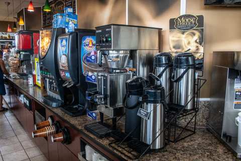 Addison Station Mobil & Cafe — photo 5