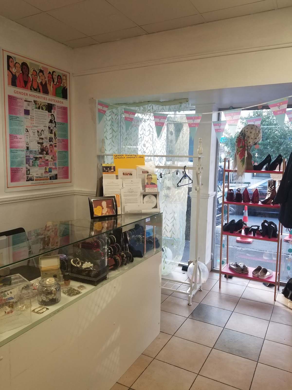 Aunty Dana's Op Shop — photo 2