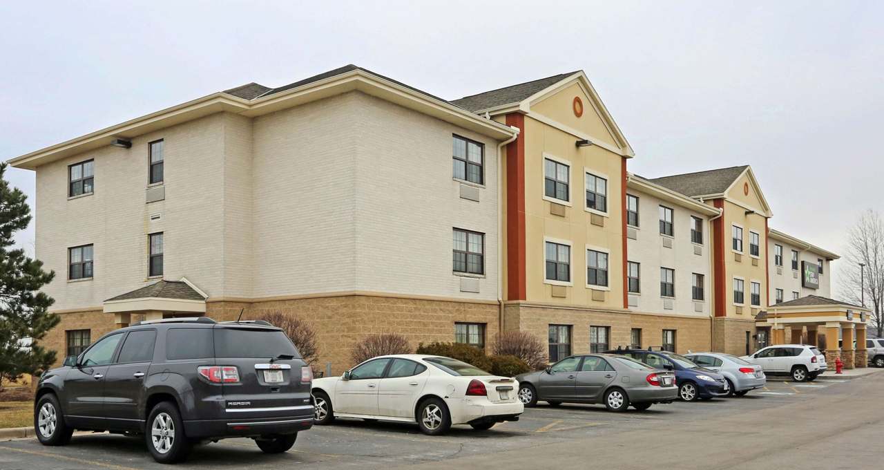 Extended Stay America Select Suites- Milwaukee - Wauwatosa — photo 1