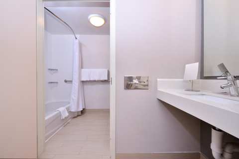 Country Inn & Suites by Radisson, Brown Deer - Milwaukee North — photo 4
