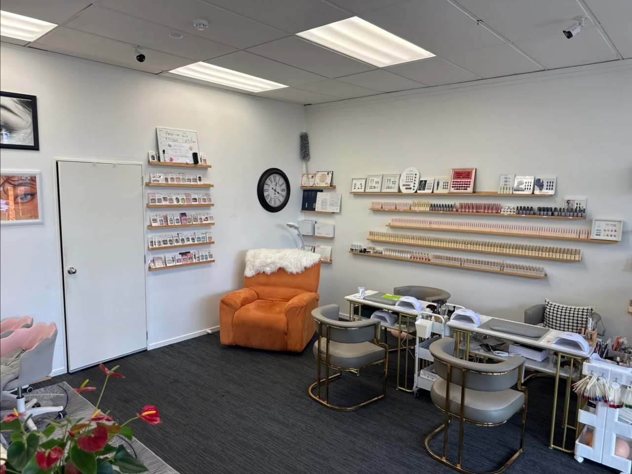 Comfort Zone Massage，nails,eyelashes,Facial,Head spa — photo 1