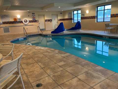 Hampton Inn & Suites Grafton — photo 3