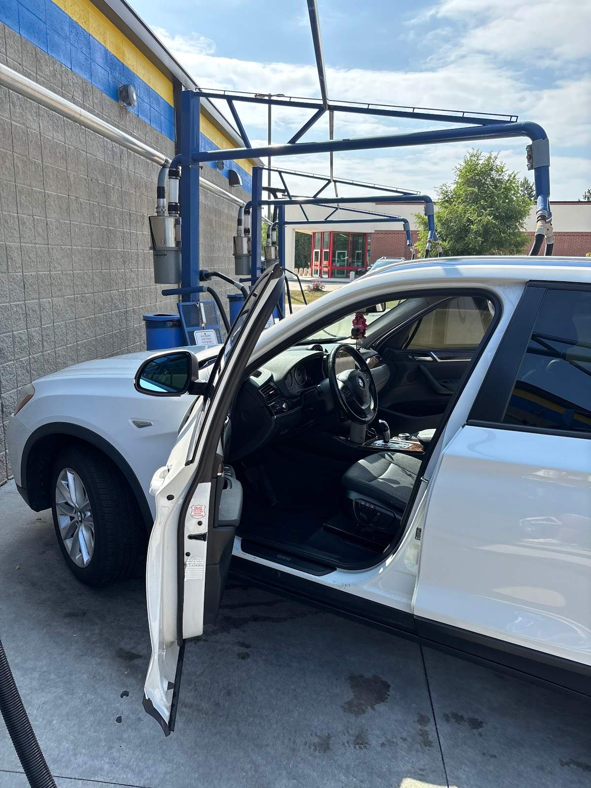 Roadrunner Express Car Wash — photo 4
