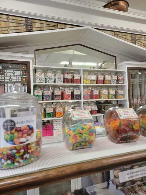 Candyman On Main — photo 2