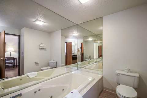 Motel 6 Saukville, WI — photo 3