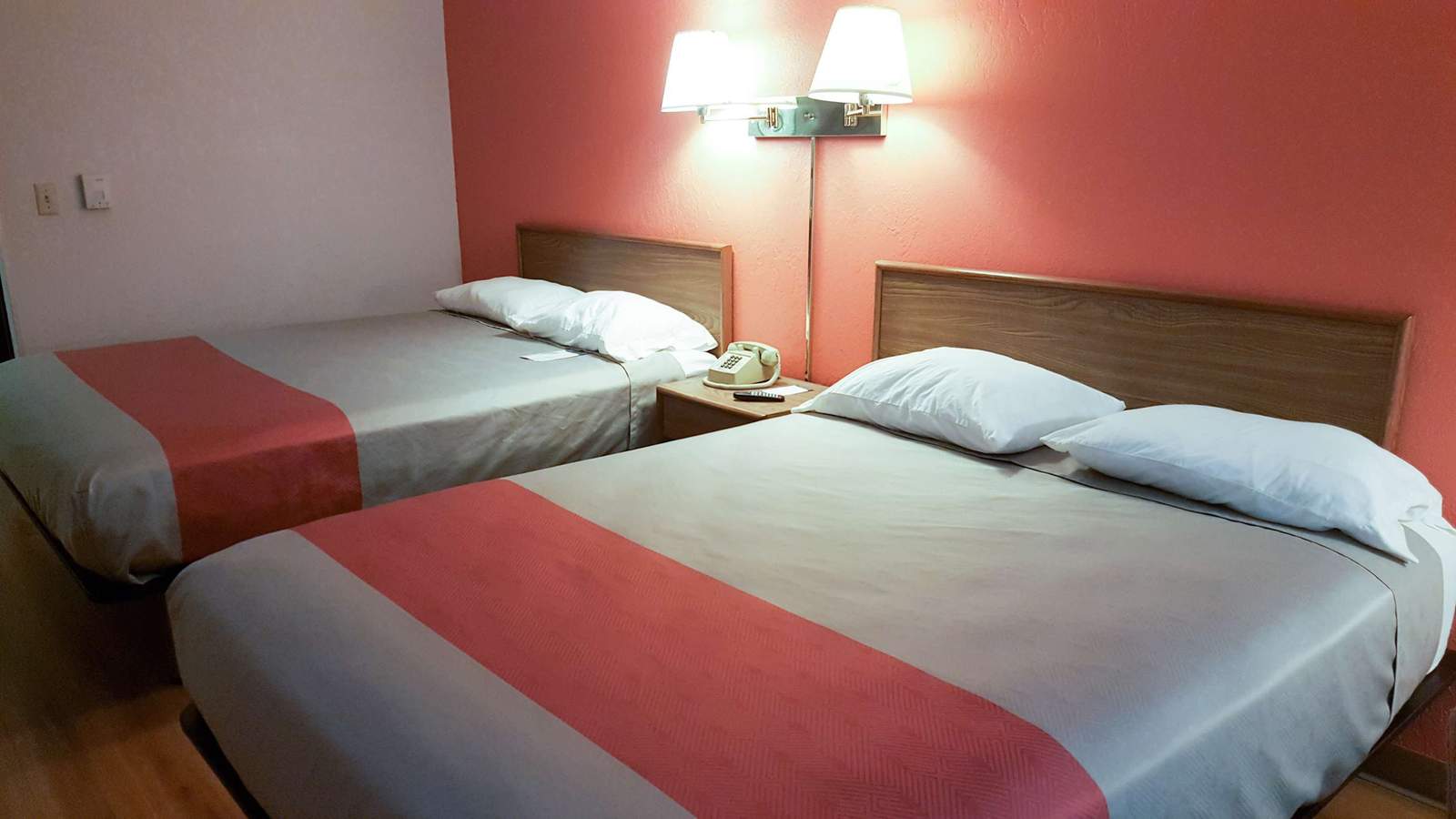 Motel 6 Saukville, WI — photo 8