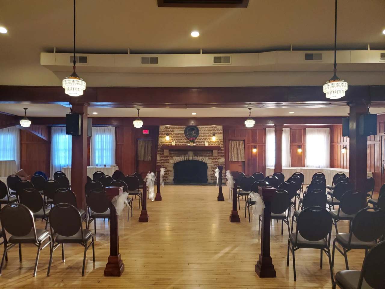 Chandelier Ballroom — photo 4