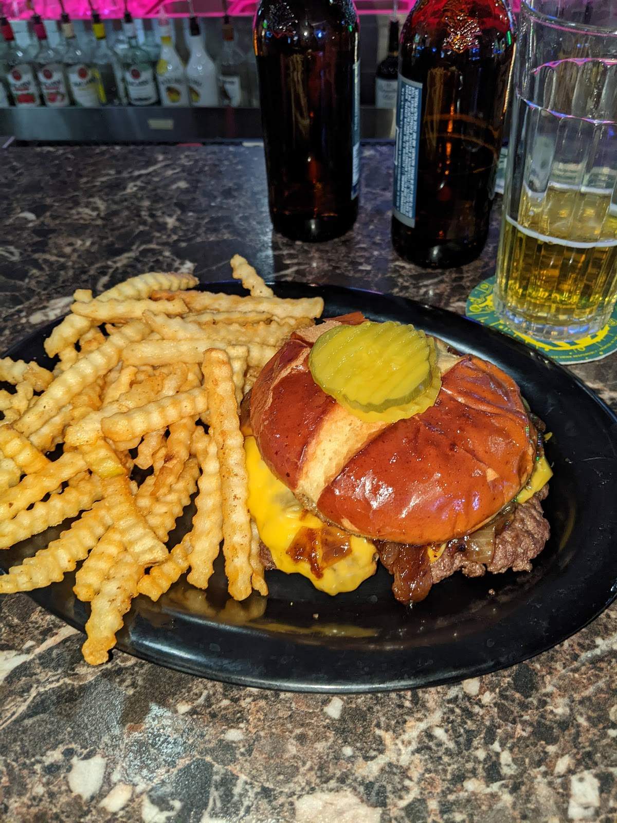Raceway Bar & Grill — photo 2