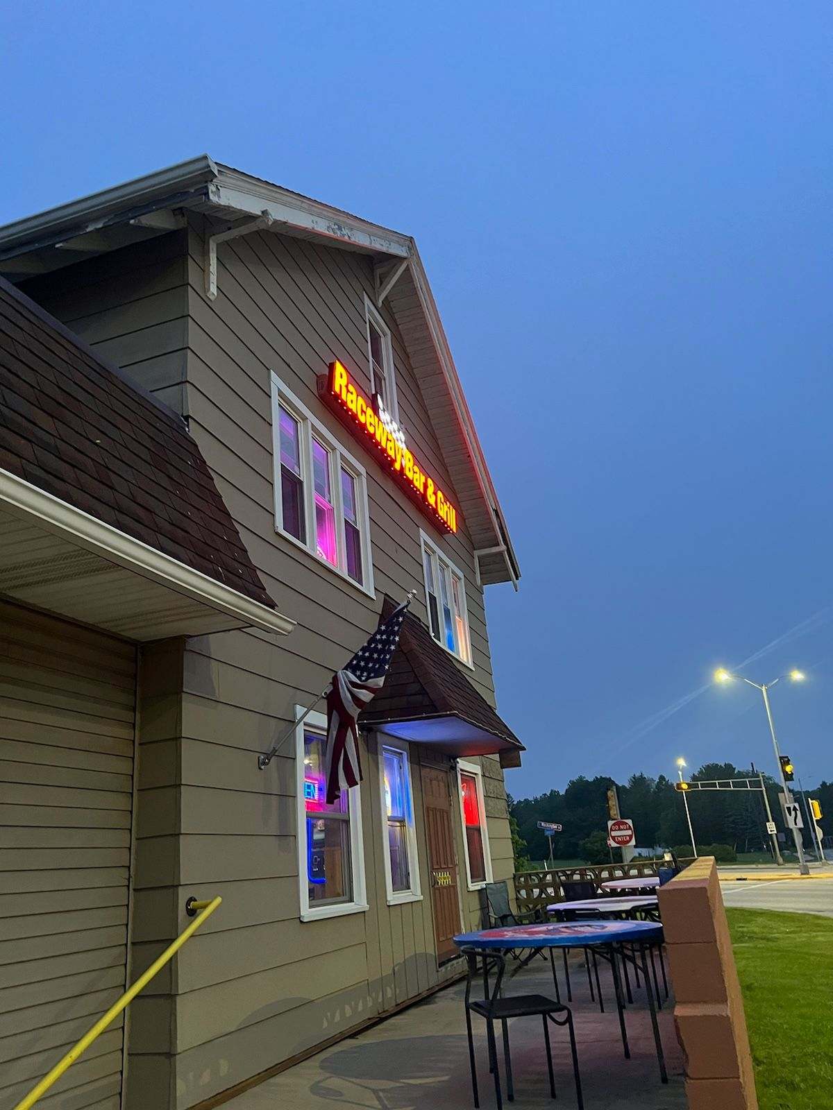 Raceway Bar & Grill — photo 3