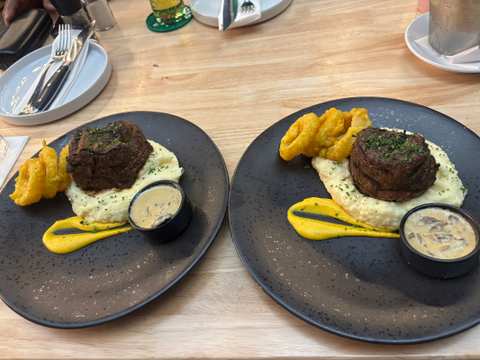 Butcher and Wine Restaurant — photo 2