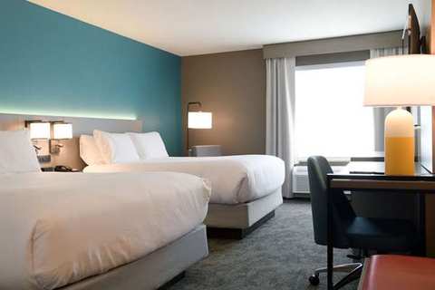 Comfort Inn & Suites NW Milwaukee — photo 5