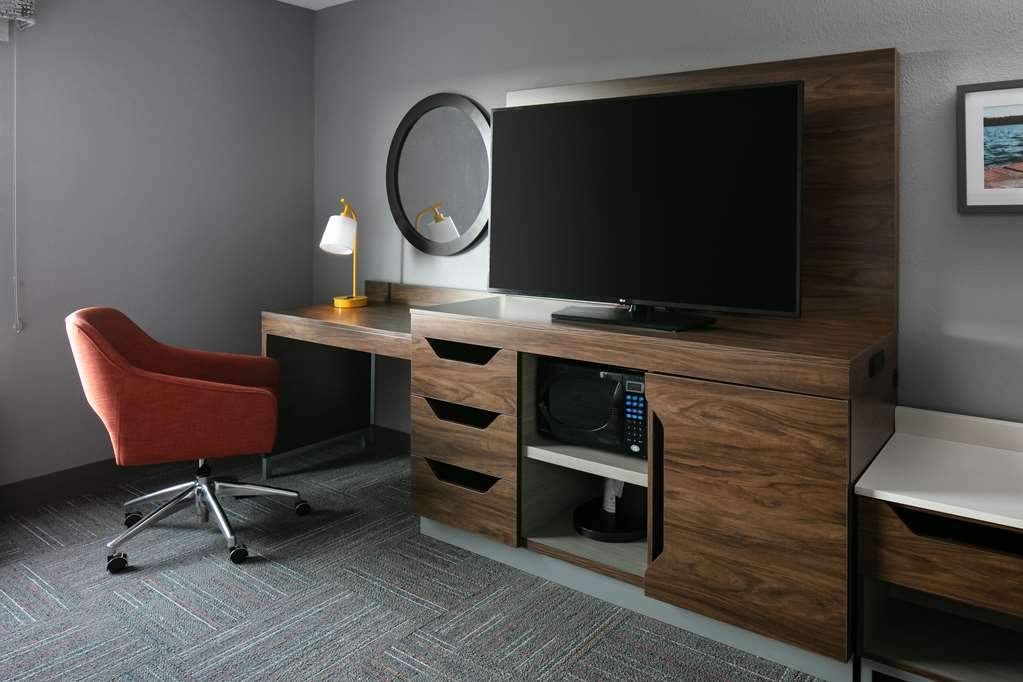 Hampton Inn & Suites West Bend — photo 5