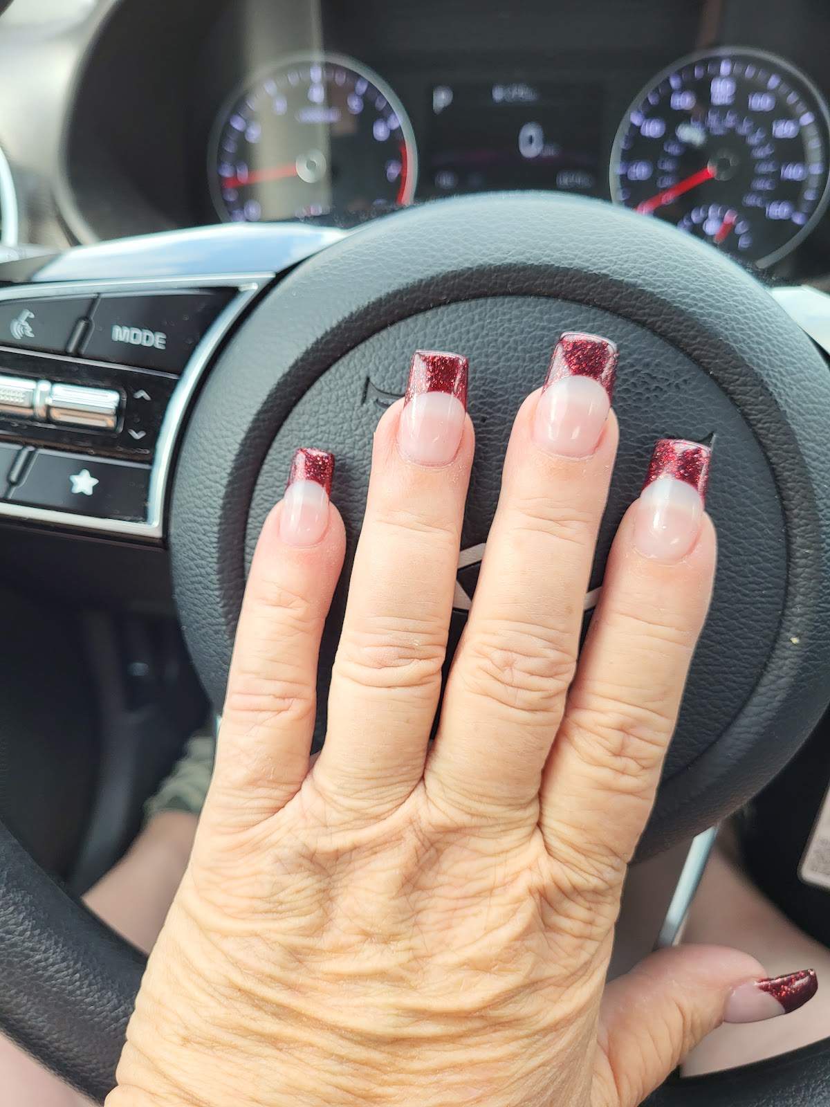 Linhz's Nail Salon — photo 4