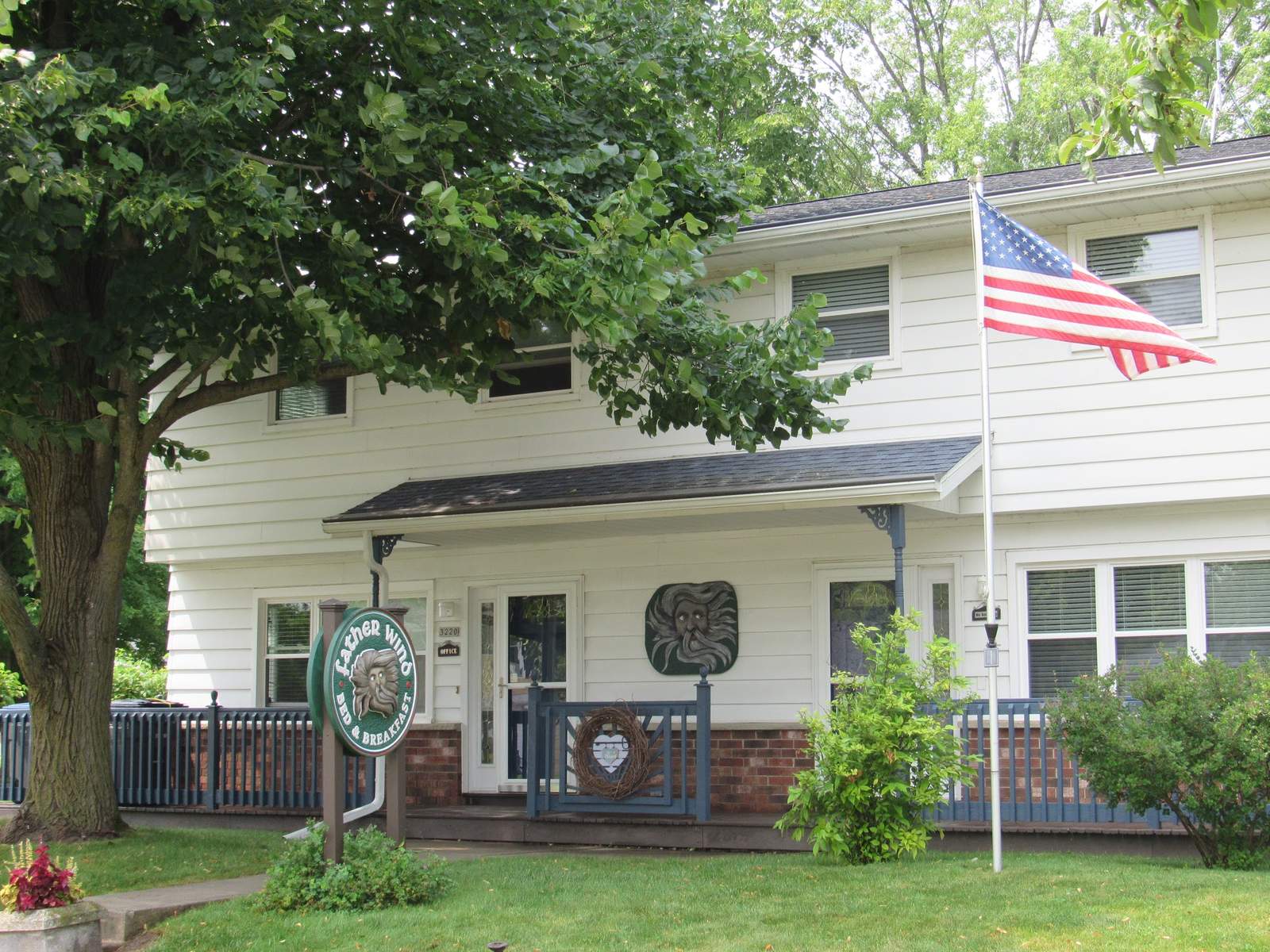 Father Wind Bed & Breakfast — photo 1
