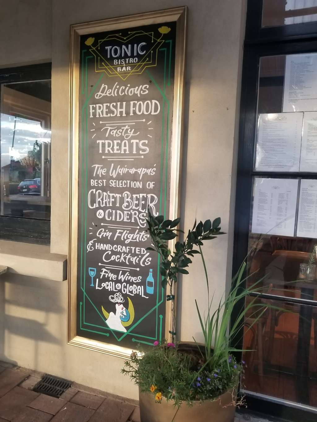 Tonic Bar & Bistro