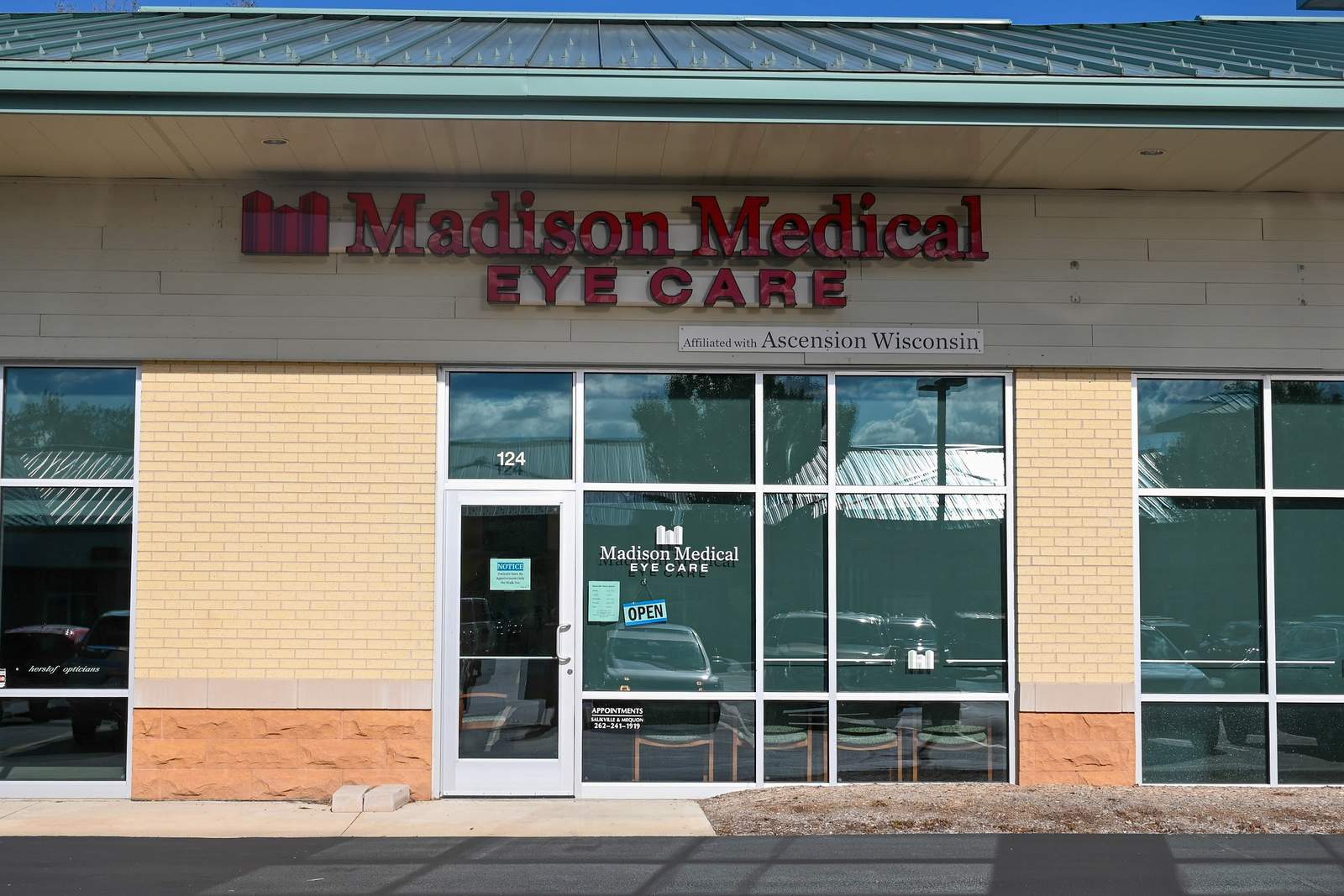 Madison Medical Eye Care - Saukville — photo 1