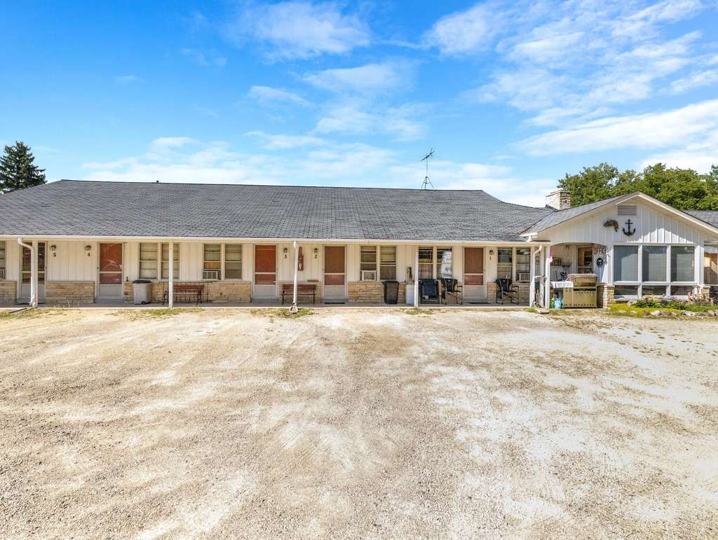 Driftwood motel