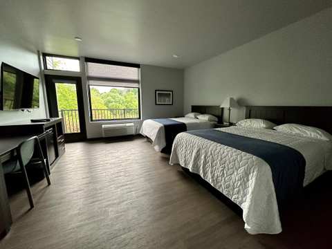 Watershed Hotel — photo 2