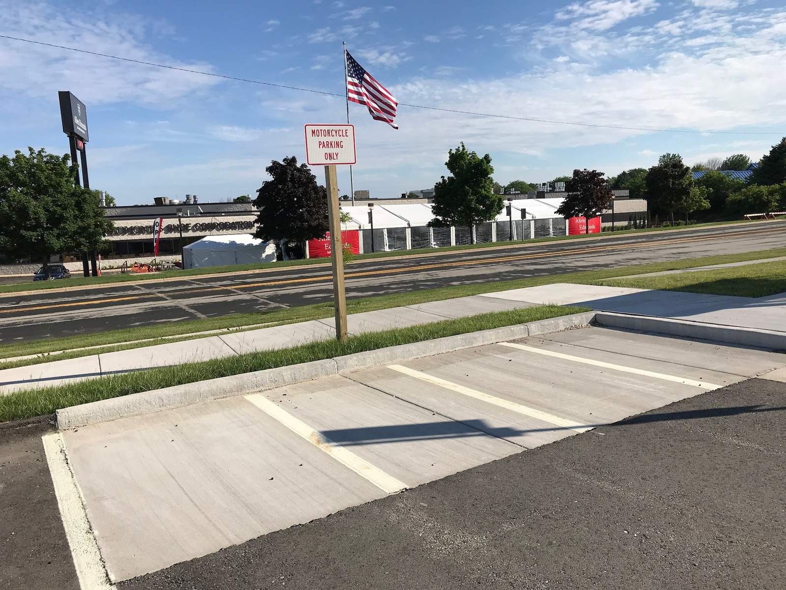 Port Washington Park & Ride — photo 4
