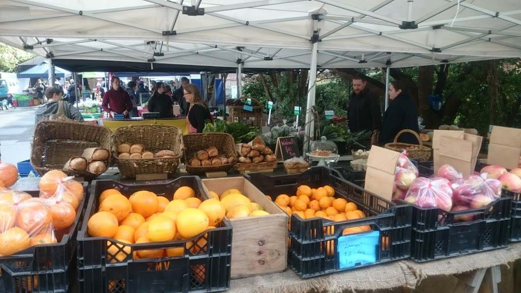 Thorndon Farmers' Market — photo 1
