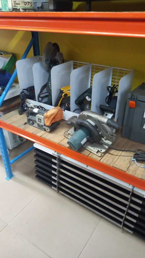 Secondhand Warehouse — photo 2