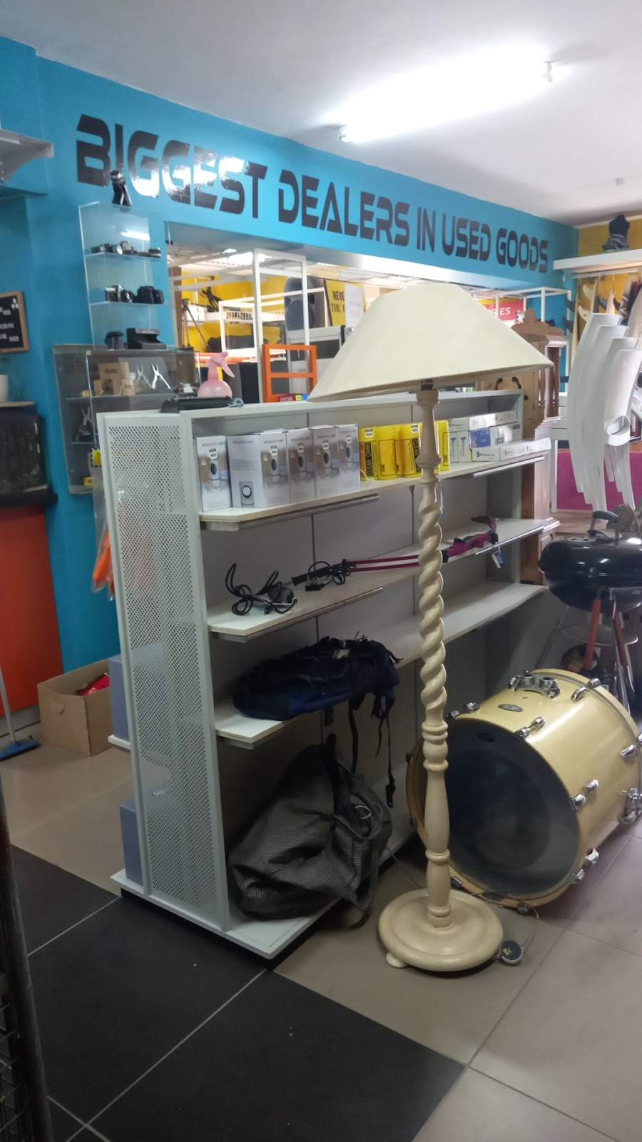 Secondhand Warehouse — photo 3