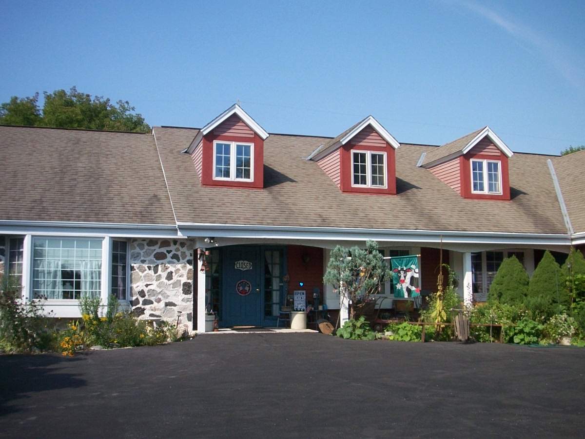 Pigeon Creek Antiques — photo 1