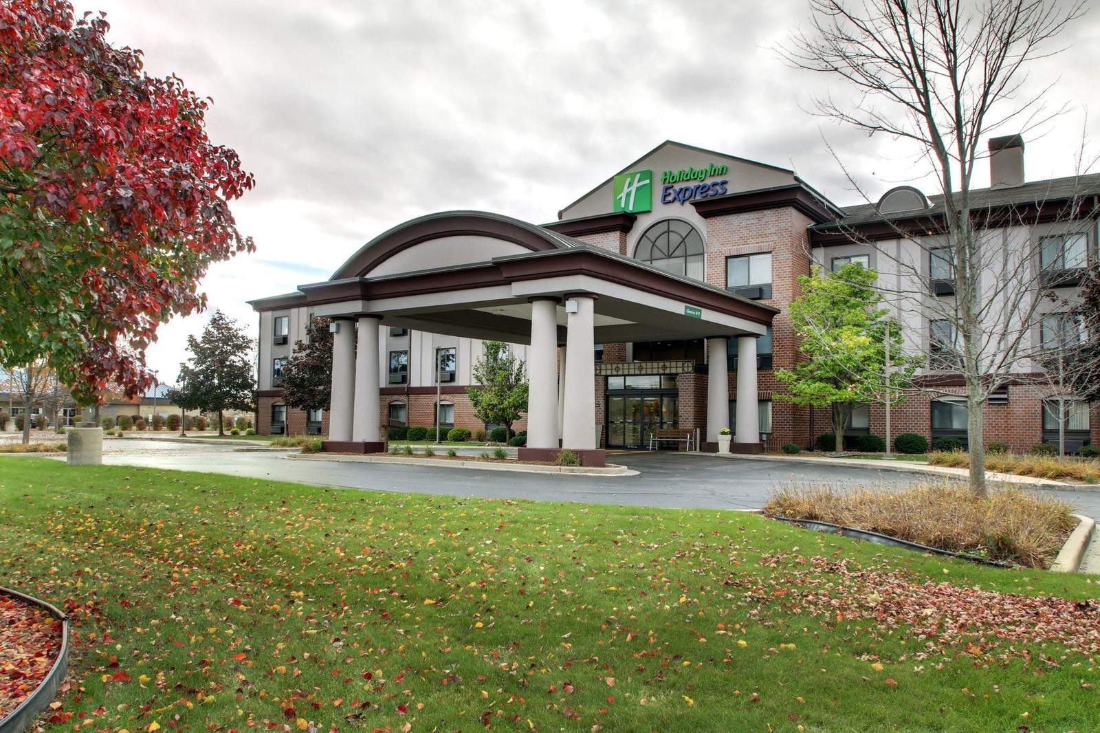 Holiday Inn Express Milwaukee N-Brown Deer/Mequon by IHG — photo 1
