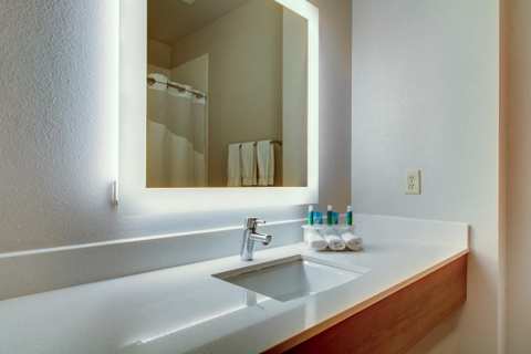 Holiday Inn Express Milwaukee N-Brown Deer/Mequon by IHG — photo 4