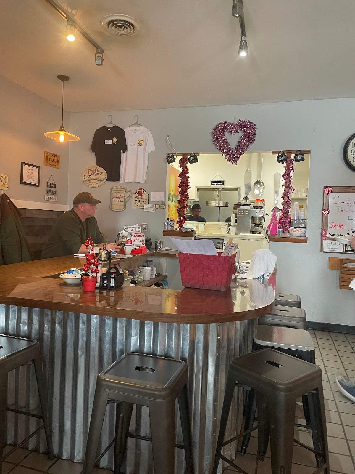 Lina’s Cafe’ — photo 3