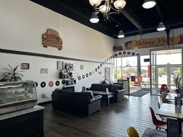 Skinny Vic's Diner & Coffee Stop — photo 4