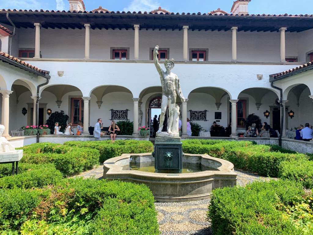 Villa Terrace Museum & Gardens