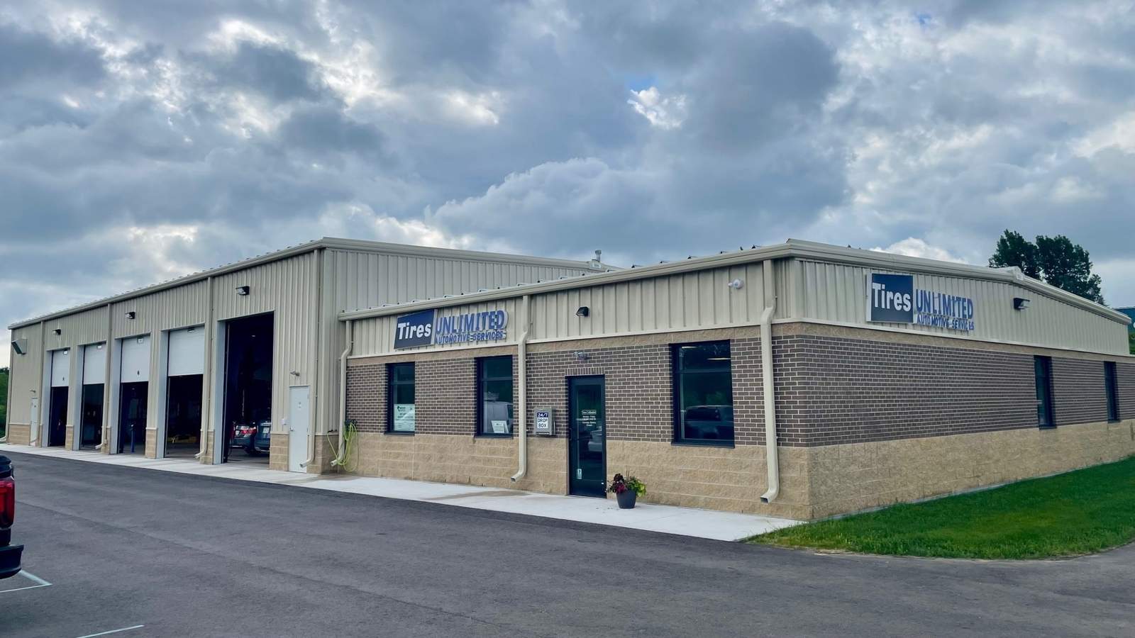Tires Unlimited Automotive Services - Grafton — photo 1