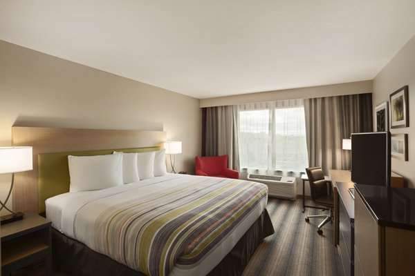 Country Inn & Suites by Radisson, Germantown, WI — photo 2